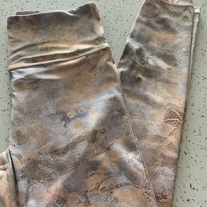 Gilded print Athleta leggings